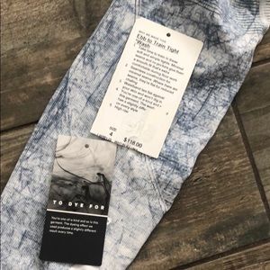 SOLD Lululemon EBB to train tight